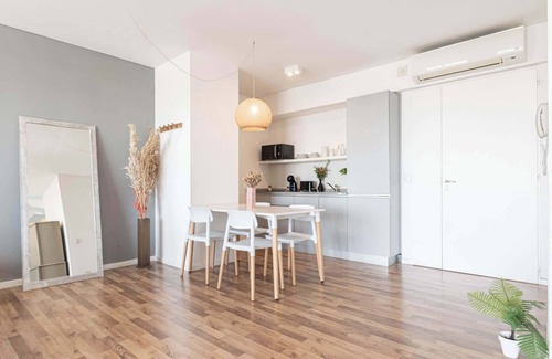 Buenos Aires Central Business District Apartment | Fliphaus + Azopardo 700 'A' - Lux Lofts Puerto Madero