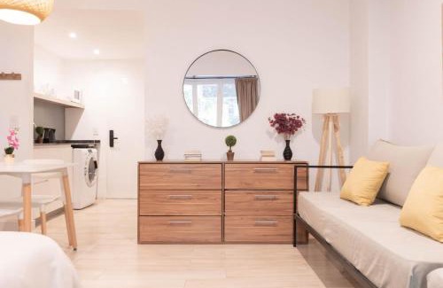 Palermo House | Fliphaus ChicHaus 9 Lux Units 36 pax Daily Housekeeping!