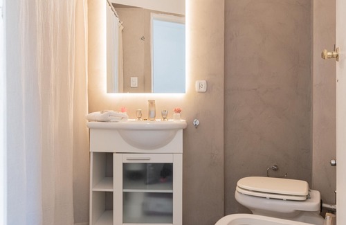 Balvanera Apartment | Fliphaus + Cordoba 2500 - 3 Bd Facultad Medicina