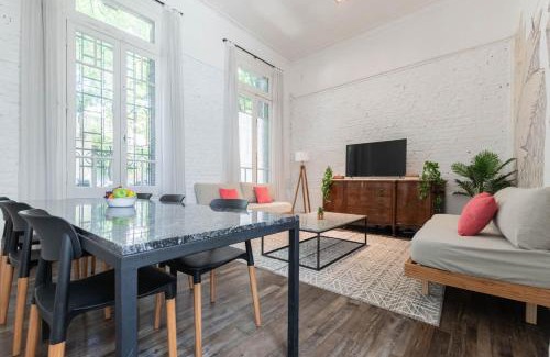 Palermo House | Fliphaus Ravignani 1668 - 3 Bd Pool & BBQ