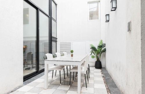 Palermo House | Fliphaus Salvador 5879 'A' 4 Bd BBQ & Pool Palermo