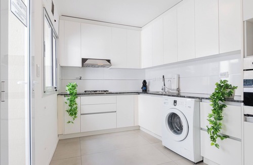 Mataderos House | Fliphaus + Soho Vibes 'C' - 4 Bd Pool & BBQ