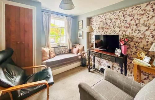 Kington House | Flo's Cottage