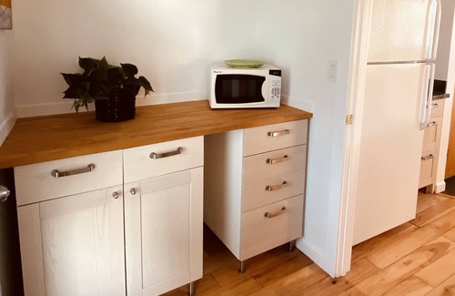 Marin City Boat Rental | Floating home experience. Walking distance to restaurants and Shopping.