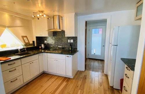 Marin City Boat Rental | Floating home experience. Walking distance to restaurants and Shopping.
