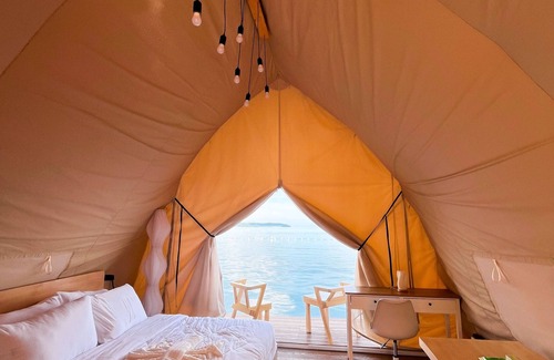 Kaputian Boat Rental | Floating Home in Reef Resort Unit 1