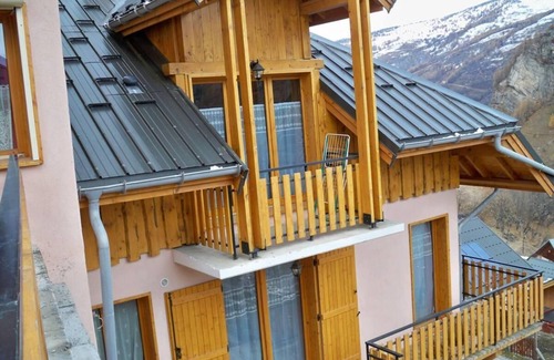 Valloire Apartment | Floor -1, balcony, parking, ski locker, 50m², Valloire