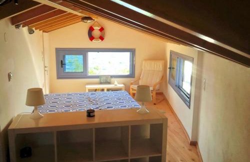 Melinta House | Floras Charming Waterfront Villa