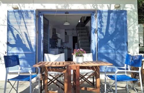 Melinta House | Floras Charming Waterfront Villa