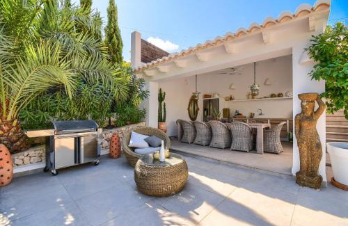 Mar Azul Villa | Flores by Aguilarent