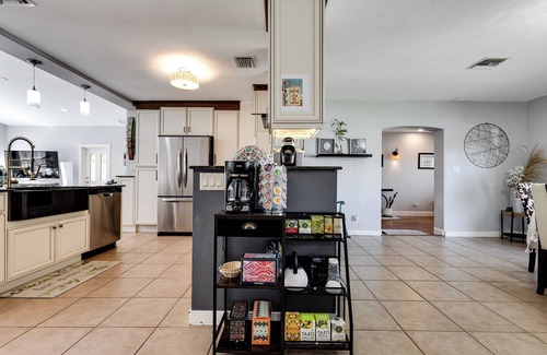 Deerfield Beach House | Florida Beach Retreat: Amazing Pool-Saltwater Heat, 4BR, 2 King Beds, 5 Stars