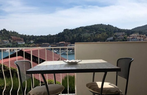 Porto Ercole Apartment | Flottina - Terrace on the Harbour - By LinkHouses