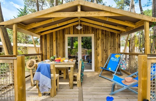 Saint-Hilaire-de-Riez Ski Chalet | Flower Camping Les Biches * - Sweetflower 2hz PREMIUM - 40m2 - covered terrace - TV - plancha - spa - free WIFI 4 people