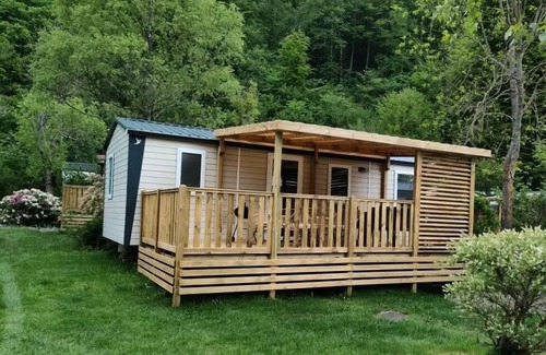 Arras-en-Lavedan House | Flower Camping Pyrénées Natura * - Homeflower Premium 33.5m2 - 3 bedrooms - semi-covered terrace +LV + BBQ 6 people