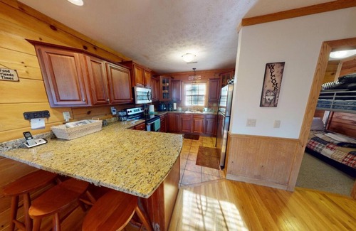 Snowshoe House | FlumeFloIandO - Ski-in & Ski-out chalet!, A True Ski-in/out @ Snowshoe