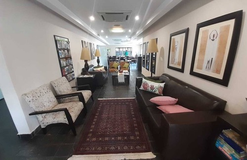 Greater Johannesburg Metropolitan Area House | Flying Falcon Guesthouse