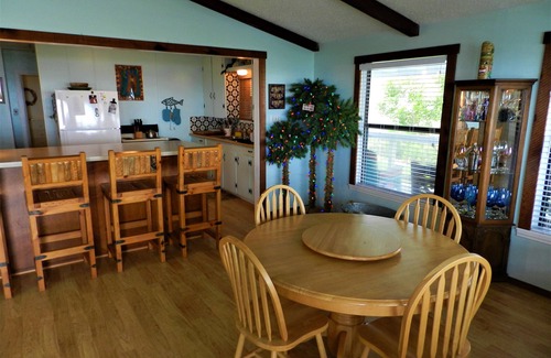 Long Mott House | "Flying Fish" Bay Front Home! Fishing Pier outside your front door