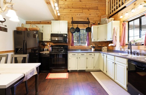 Clay Springs Cabin | Flying Fox Ranch - Cabin on 15 Acre lot w/Tree Fort, Social Barn & Forest Access