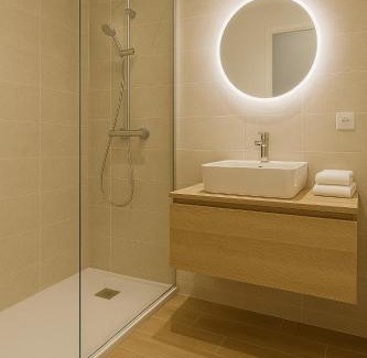 Antibes City Centre Apartment | Foch Riviera, séjour d'exception sur Antibes, T3 4 à 6 personnes