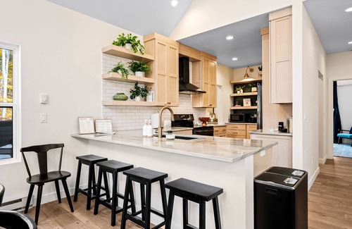 Gills Rock House | Folklore Woods-Modern, Accessible, and Wooded Ellison Bay Retreat with Fireplace, BBQ and More!