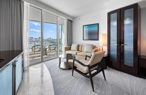 Mid Beach Apartment | FontaineBleau Resort Balcony w Ocean + Bay View