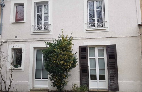 Fontainebleau Apartment | FONTAINEBLEAU SWEET HOME GARDEN