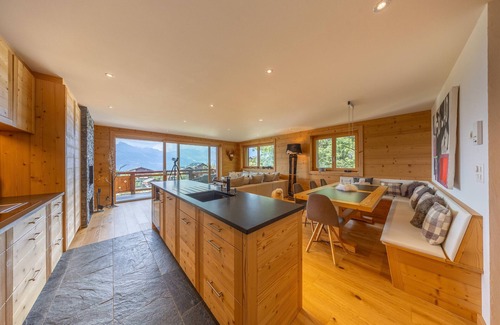 Saint-Pierre-de-Clages Apartment | Forêt 7 - luxueux, au calme, proche du centre