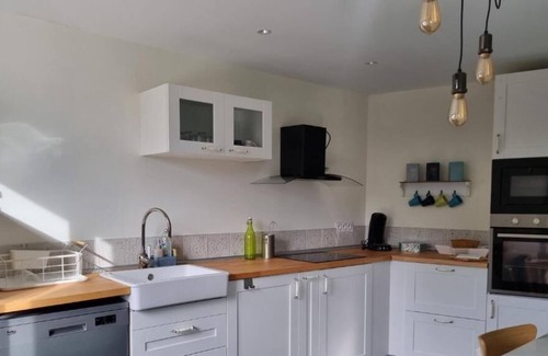 Condom House | For 8, pleasant 3 bedroom house and studio with terrace