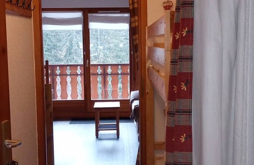 Saint-Jean-dʼAulps Apartment | For Rent: 3-Room Apartment, Ski-In/Ski-Out, Parking