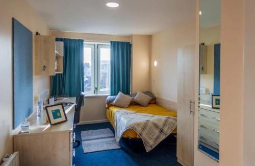 Nottingham City Centre Apartment | For Student Only Trinity Square in Nottingham
