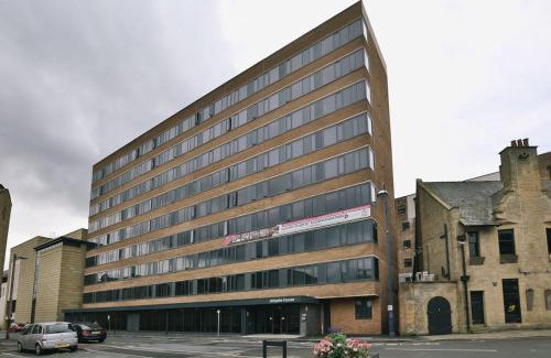 Huddersfield Apartment | For Students Only - Oldgate House in Huddersfield