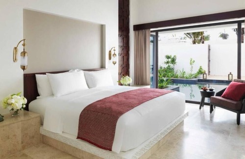 Salalah House | For the Whole Family! TWO Luxury 1BR Villas with Plunge Pool & Courtyard Terrace
