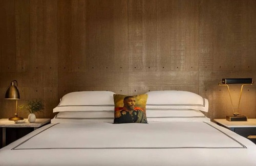 Downtown Seattle Hotel | Forbes Best Pet-Friendly Hotel – 2 King Rooms in Central Seattle