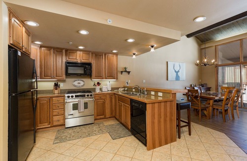 Purgatory House | Fore the Views Townhome (#710) | Golf, AC, Pool/Hot Tub, Deck - 10 min to Ski