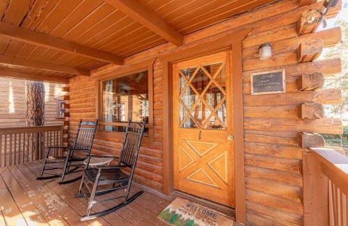 Christopher Creek House | Forest Cabin 1 Hunters Blind