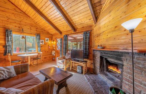 Christopher Creek House | Forest Cabin 1 Hunters Blind