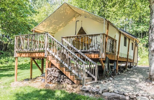 Duvall Cabin | Forest Cabin Hideaway + Fireplace +BBQ + Pond & Wildlife