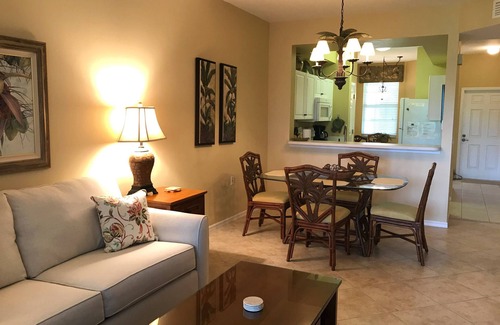 Naples Condo | FOREST GLEN, COUNTRY CLUB LIFESTYLE & GREAT NAPLES LOCATION, NEAR BEACH & DINING