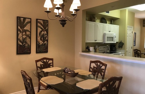 Naples Condo | FOREST GLEN, COUNTRY CLUB LIFESTYLE & GREAT NAPLES LOCATION, NEAR BEACH & DINING