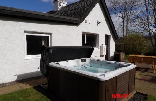 Invermoriston House | Forest Glen Holiday Park