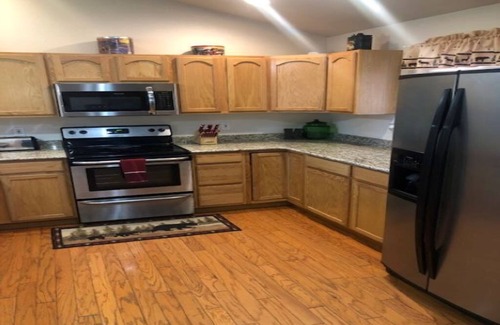 Spring Valley House | Forest Retreat over 1 acre, Hot Tub, Log Furniture, Wildlife!