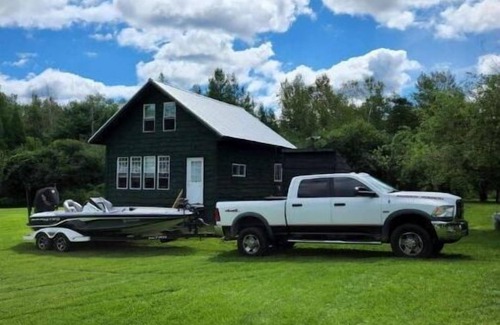 Norfolk Cabin | Forest Side Solar Powered Cabin with Nature Trails