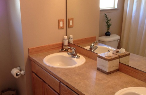 Holly House | Forest View / Beautiful White Room