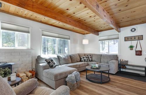 Cold Springs Cottage | Forested Cold Springs Cabin w/Wood-burning Stove!