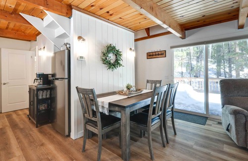 Cold Springs Cottage | Forested Cold Springs Cabin w/Wood-burning Stove!