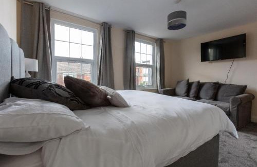 Warwick House | Foresters arms