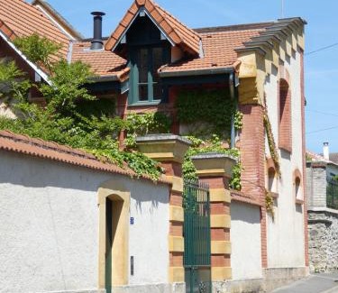 Mary-sur-Marne House | Forge Saint Martin