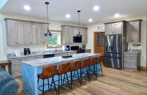 Speedwell House | Forget Me Not Haven – 6BR Lakefront Home for Unforgettable Family Memories