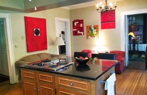Druid City House | Forget Traffic And Parking. Gracious Comfort, 7 Block Walk To Campus/downtown