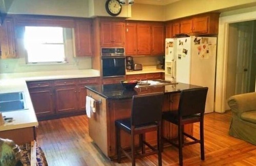 Druid City House | Forget Traffic And Parking. Gracious Comfort, 7 Block Walk To Campus/downtown